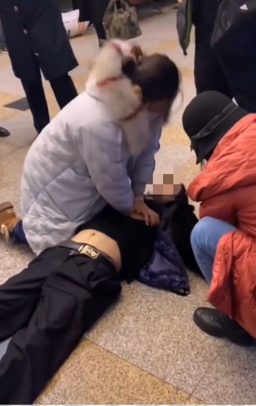  北京站内接力救人摘口罩为患者做人工呼吸的女医生,找到了