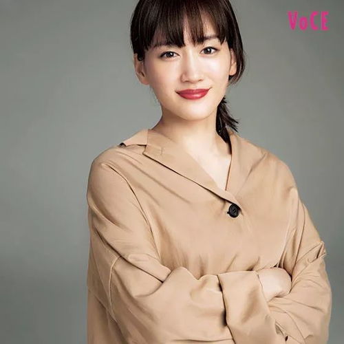  很服气这位女星获得了2018年最美容颜称号
