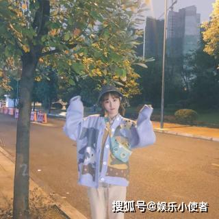  她18岁抖音爆红,斩获千万粉丝,就连李荣浩都称为天才少女