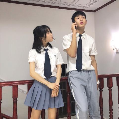 御姐情侣头像一对两张旗