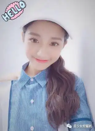 这个网红居然被画成油画放在国家美术馆展览然而雪莉用滤镜做个表情包就秒了她