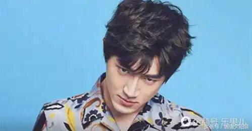  林更新呆萌可爱被调侃,合照表情与赵丽颖神同步