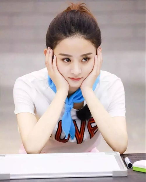  拍照时学会这15个心机姿势,发朋友圈秒杀所有人头条