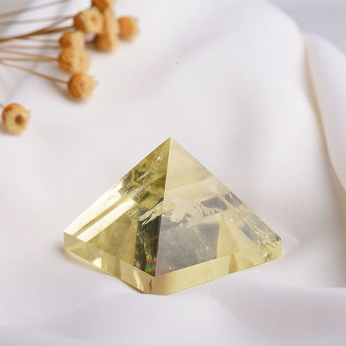  天然紫黄粉白水晶金字塔能量发生器消磁净化招财转运风水饰品摆件