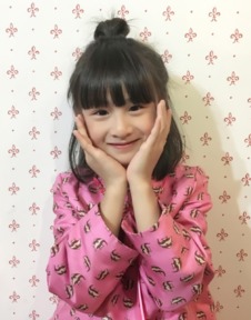  田亮帮女儿扎半丸子头森蝶超呆萌颜值要逆天
