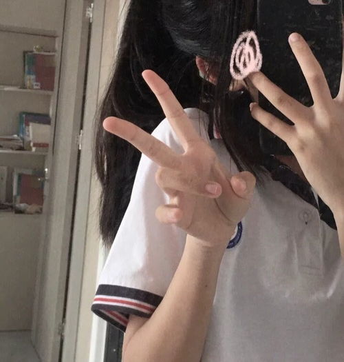  昏迷路途女生头像