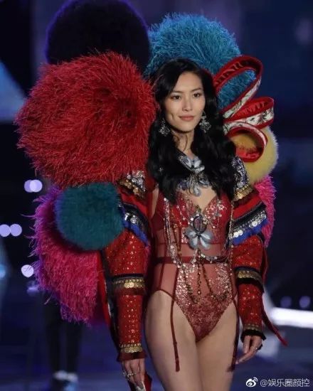  大秀结束但维秘话题热度不减除了110条大长腿,我们还看到了什么