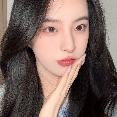 女生头像氛围感模糊赏色