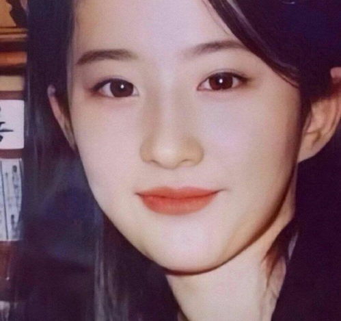 幸运草微信头像唯美刘亦