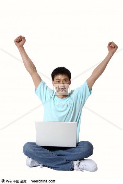 求图片一个盘腿而坐的人男的,头顶有喜怒哀乐各种表情,不带宗教的,谢谢