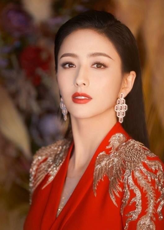  在陈思诚面前,从卑微到高冷,佟丽娅终于做回了女王