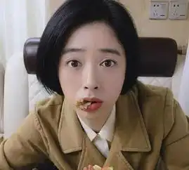  蒋欣短发撞脸都挺好蔡根花宝贝儿,这是哪位托尼老师的杰作呀