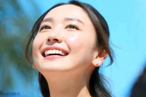  周延锋美文美图对一朵花微笑,灵魂鲜活而快乐