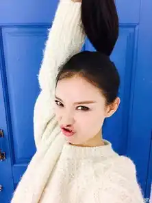  当女神把自己活成表情包,倪妮才叫长得美活得飒