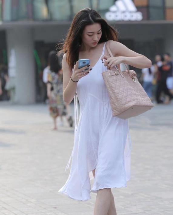  魅力无限的穿搭,尽显高冷迷人的一面