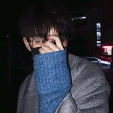  2019最火爆微信头像男生霸气个性全世界都对只有我不明是非