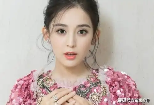  明星素颜什么样娜扎成疯姑娘,赵丽颖成家庭主妇,杨紫太丑了