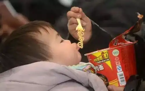  回家的火车上没有它,总觉得少了点什么...,新年回家路,你是否在路上