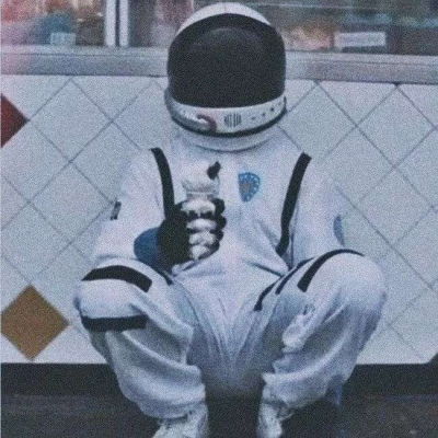  太空人套装头像