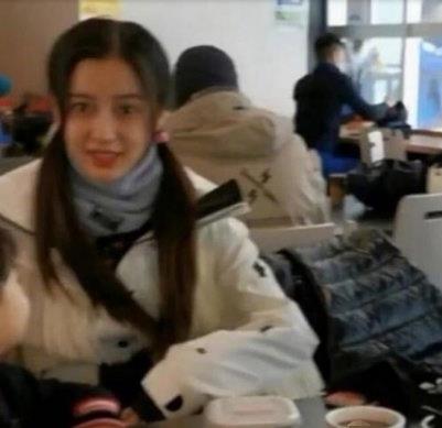  baby带小海绵日本滑雪,偶遇陈小春应采儿一家,唯独不见黄晓明