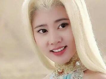  白发美人比颜值,最好看的她是中国媳妇