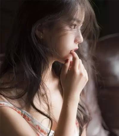  女人,可以不富贵,但一定要贵气