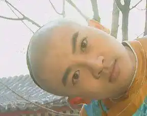  苏有朋与新浪小编欢乐互动重现蛙哥经典表情包