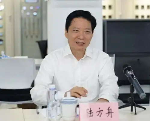  变企业找政策为政策找企业区委书记陆方舟主题教育专项调研马陆镇服务包重点企业