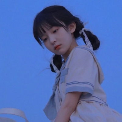  蓝色系女生可爱美女qq头像顾及你情绪的人实在难得