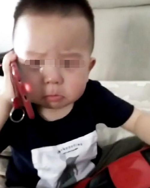  孩子不听话被打屁股,妈妈找衣服回来后,看到眼前的一幕笑喷了