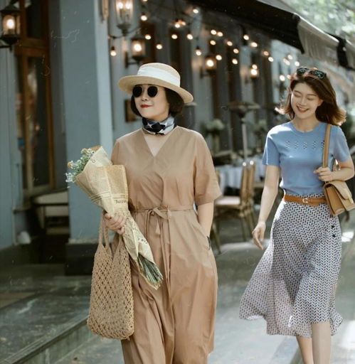  妈妈们也要时尚过夏季,这些妈妈级的博主真会穿,不仅减龄还高级