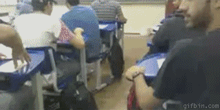  周一就是要大笑你笑起来的样子很美