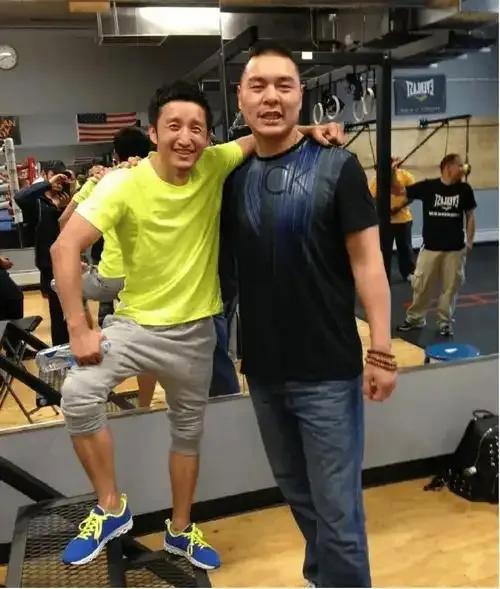  无语国内观众质疑卡巴耶尔人品你专打张志磊肝脏算什么能耐