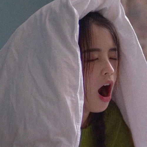  女生头像赤道的温度从未融化乞力马扎罗的雪