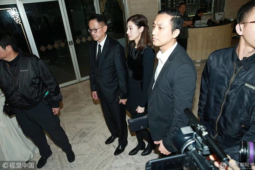  百亿富豪离世李嘉欣低调出席公公葬礼