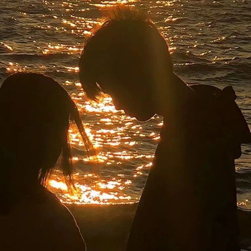  原宿情头压制你不该有的感情