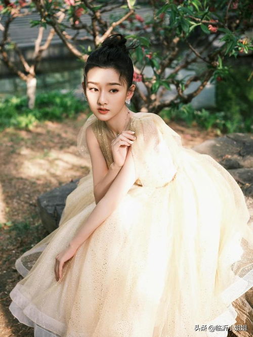  容祖儿,清纯柔情的靓丽美少女,甜美俊秀的容颜,别有一番美感