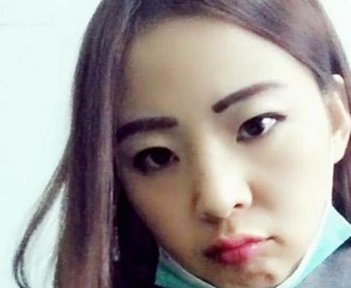  为什么许多小女生出门都喜欢戴口罩,甚至戴下巴上,是什么心理