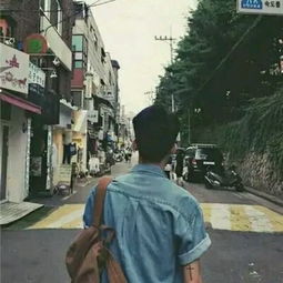  请问这两张是情侣头像吗