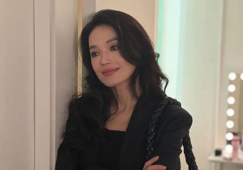  48岁舒淇毁容式近照曝光,满头白发,一脸皱纹