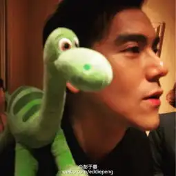  明星拍照只服彭于晏,自拍界的一股超强泥石流