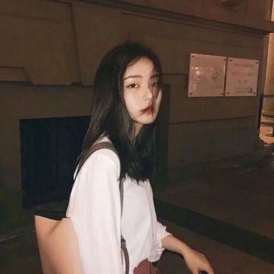  酷女孩头像冷漠真人特别好看的酷女孩图片