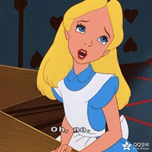  黄色头发蓝白色裙子的卡通女孩叫什么名字