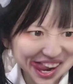  当一船汉服帅哥从我眼前过去,我甚至想把河水吸干
