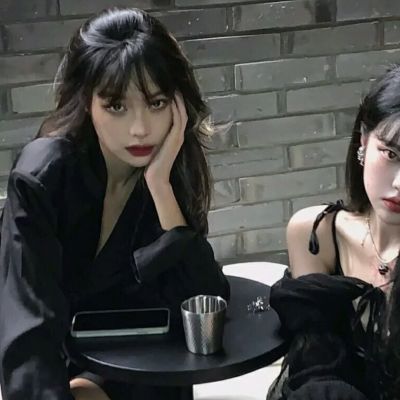  闺蜜讲深情的话做浪漫的事