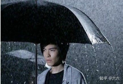  萧敬腾演唱会又下雨,网友出主意下次请他来,外号小太阳