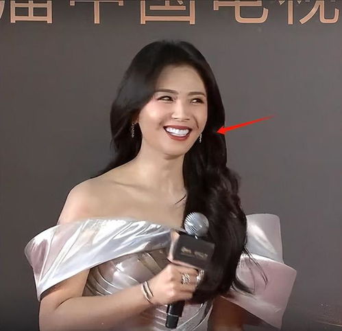  深圳这一夜,倪妮太瘦显头大,刘涛大白牙抢眼,宋佳黑白配好惊艳