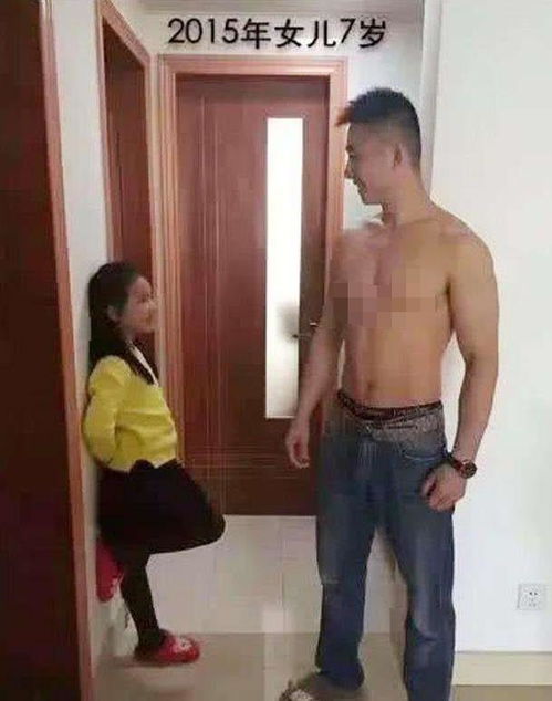  冻龄老爸晒与女儿合影走红,7年岁月肌肉如初,网友我爱了