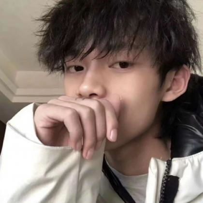  小清新男生头像,最好看的一张就是封面口含玫瑰的