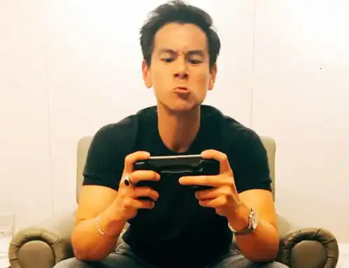 彭于晏照片表情包搞怪